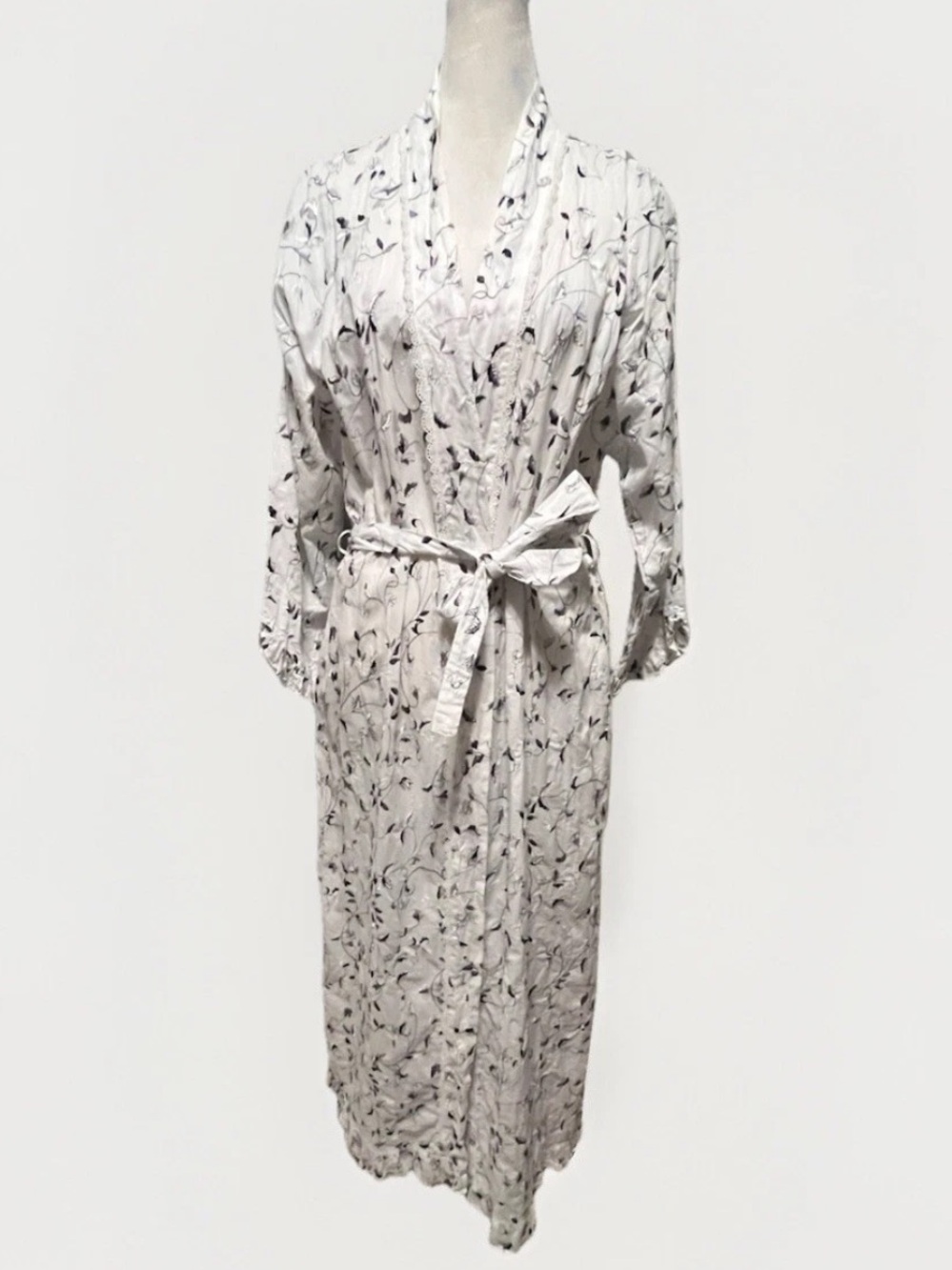 VTG Eileen West Summer Breeze Cotton Robe Eyelet White Black Floral Embroidery S